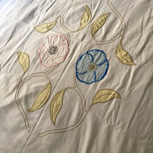 VTG 1920s 1930s Curtain Panel Summer Coverlet Applique Flowers 69.5 x 75" - Picture 4 of 9